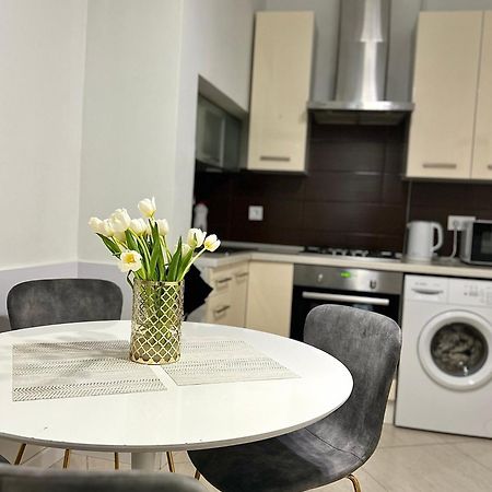 Miamo Apart Гнатюка 18 Lviv Dış mekan fotoğraf