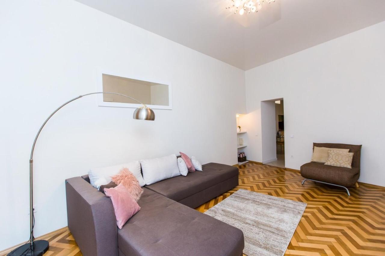 Miamo Apart Гнатюка 18 Lviv Dış mekan fotoğraf
