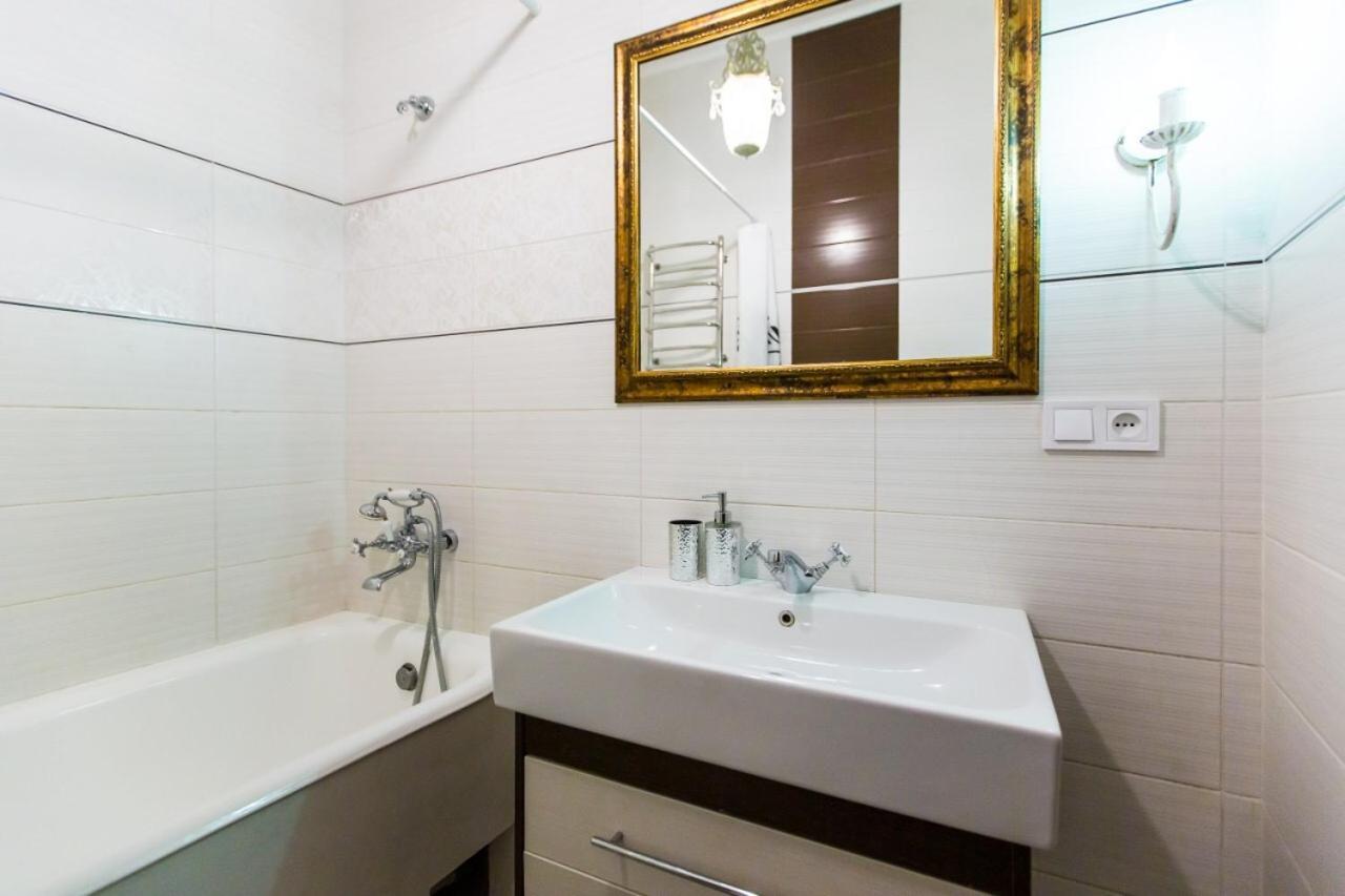 Miamo Apart Гнатюка 18 Lviv Dış mekan fotoğraf