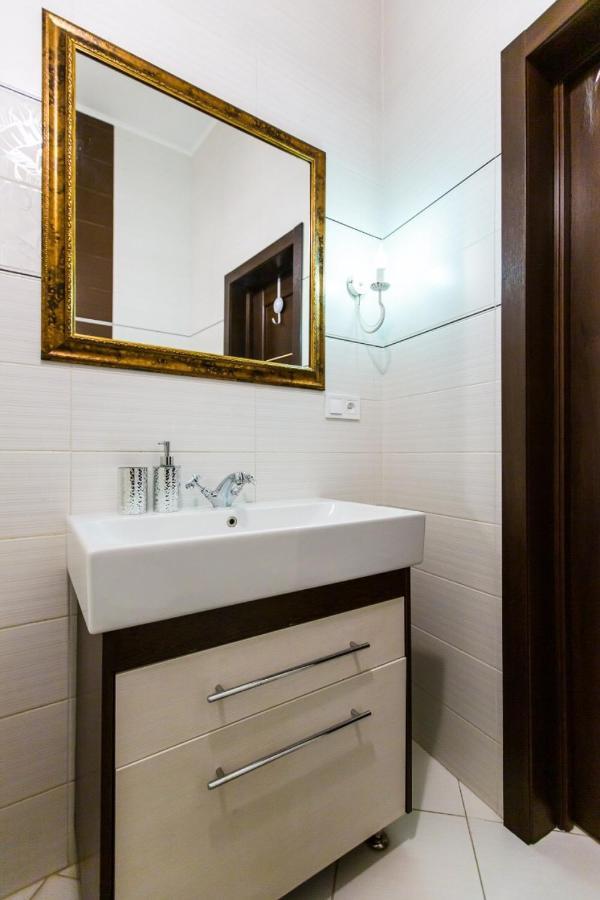 Miamo Apart Гнатюка 18 Lviv Dış mekan fotoğraf