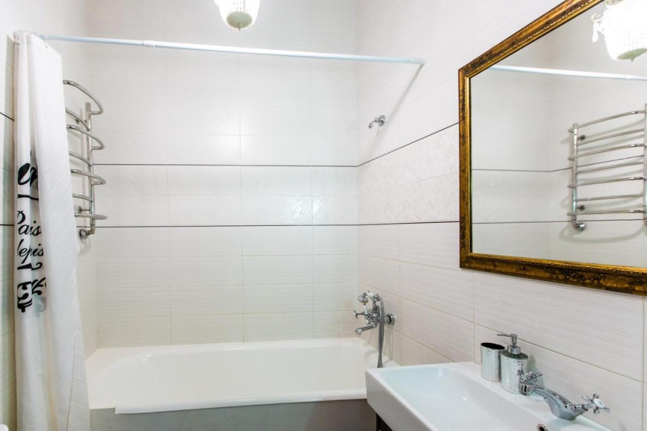 Miamo Apart Гнатюка 18 Lviv Dış mekan fotoğraf