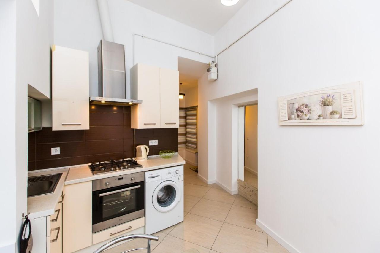 Miamo Apart Гнатюка 18 Lviv Dış mekan fotoğraf