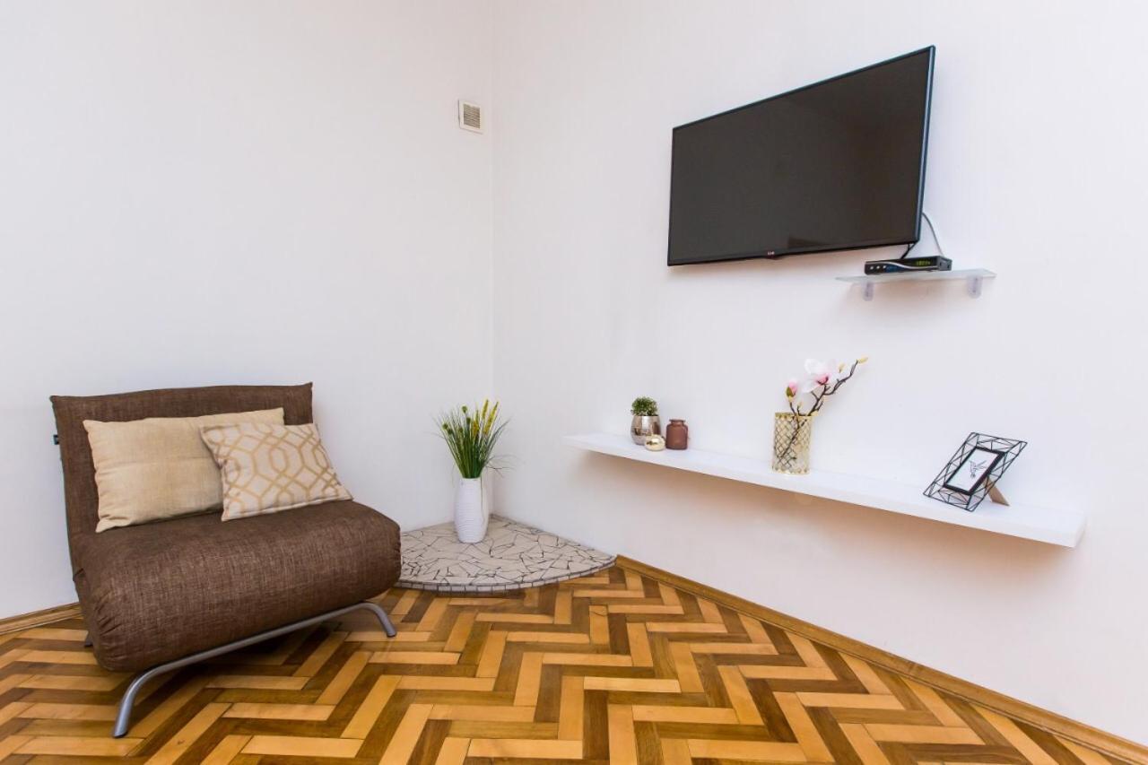 Miamo Apart Гнатюка 18 Lviv Dış mekan fotoğraf