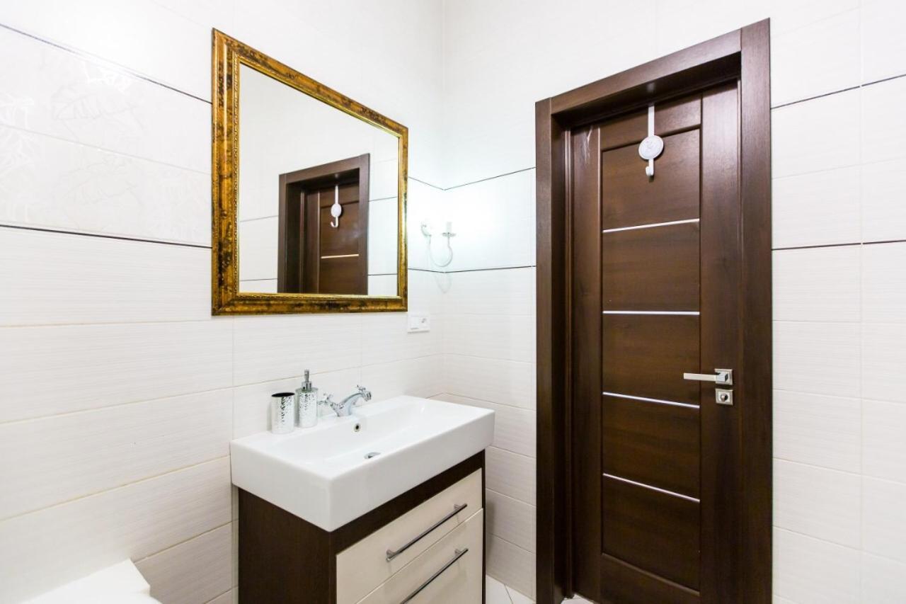 Miamo Apart Гнатюка 18 Lviv Dış mekan fotoğraf