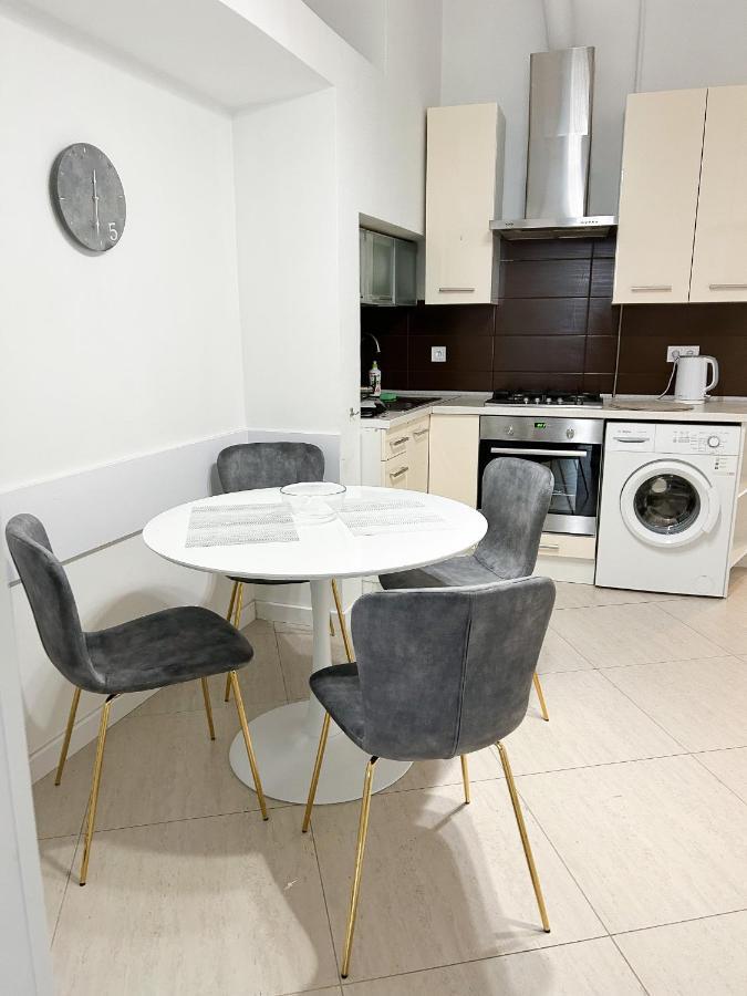 Miamo Apart Гнатюка 18 Lviv Dış mekan fotoğraf